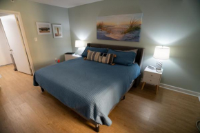 Sunny Seaside Escape Perfect for Couples